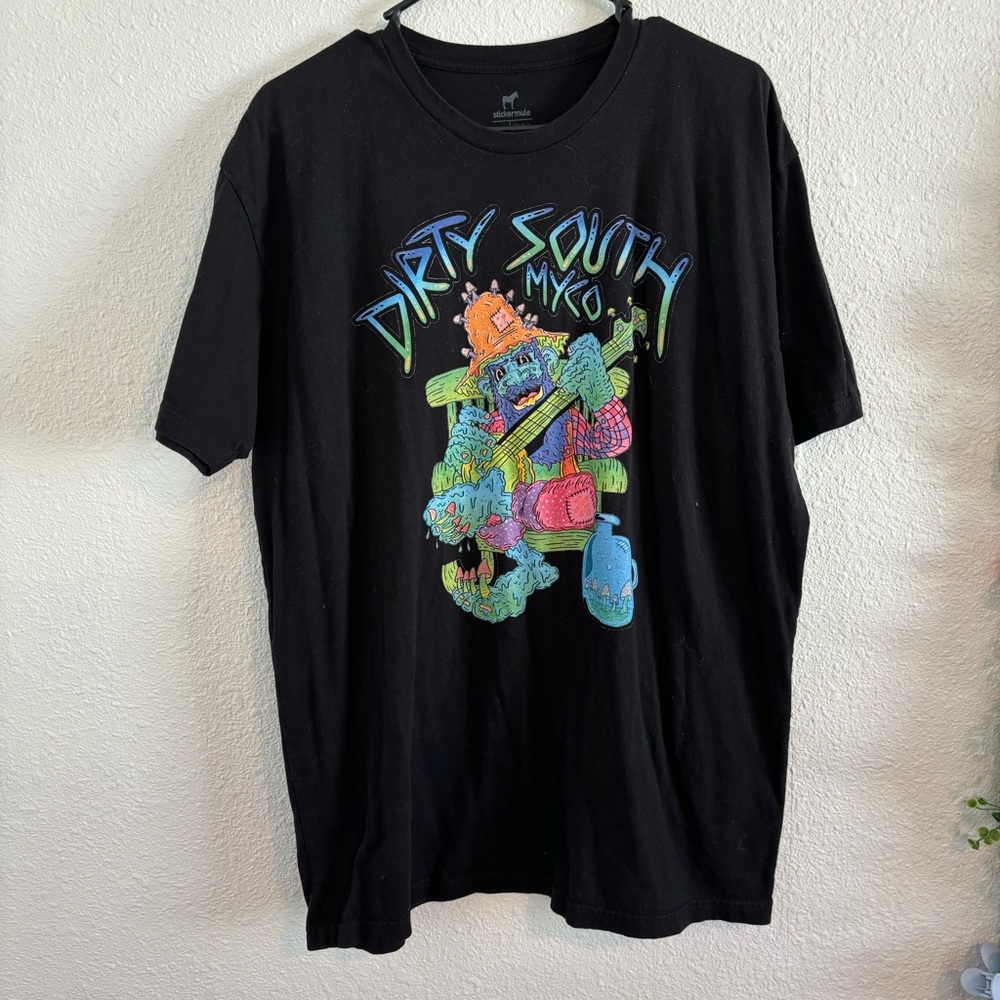 Men’s graphic tee